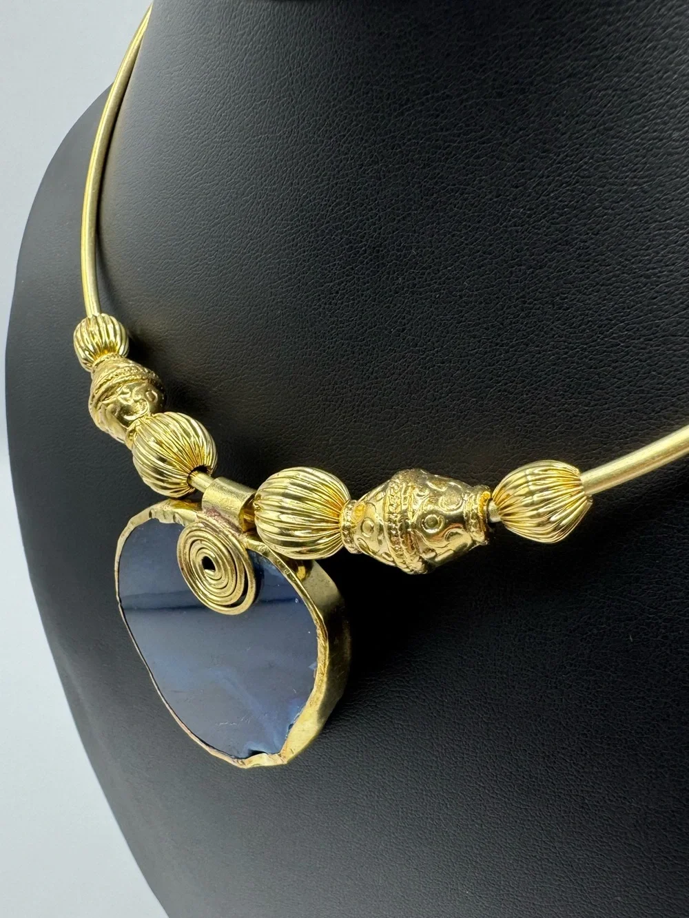 Blue Agate Collar Necklace - Picture 5 of 6